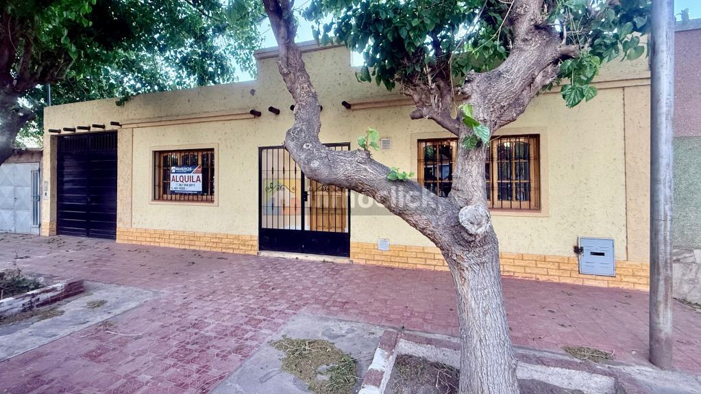 Casa en ESPAÑA 683/687 CERCA ITALIA