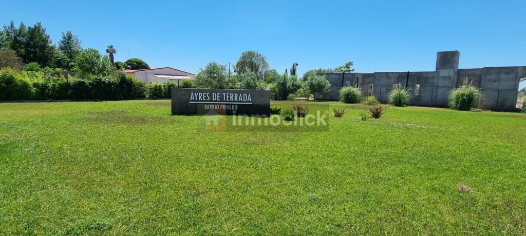 Lote en calle terrada