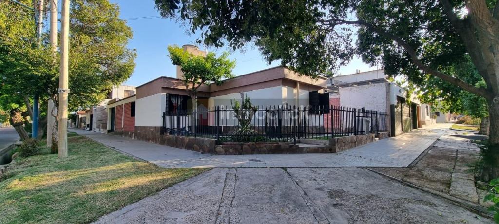 Casa en laguna larga 910