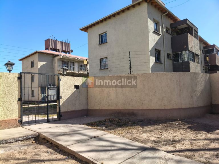 Departamento en Lisandro Moyano 1800