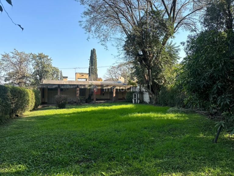 Terreno en Avenida Aconquija 3000