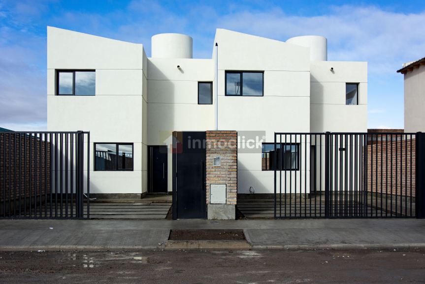 Duplex en Alberdi 1735°, Plottier