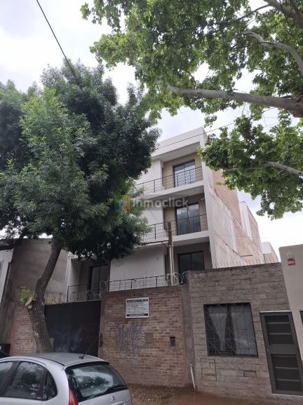 Departamento en Moyano 1556