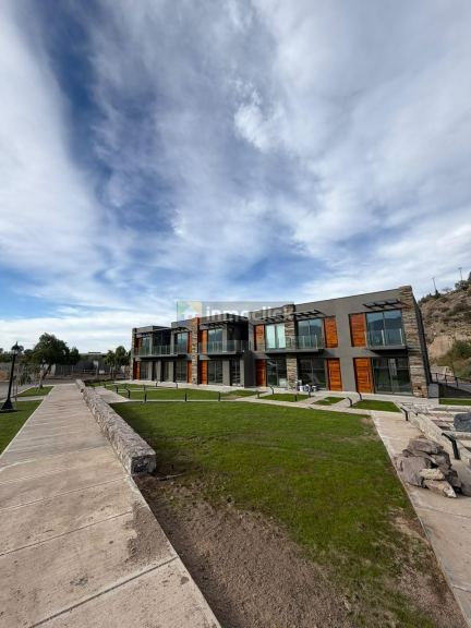 Duplex en BARRIO DALVIAN