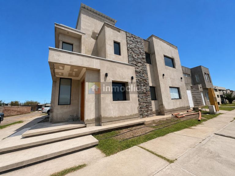 Casa en 9 de julio 650