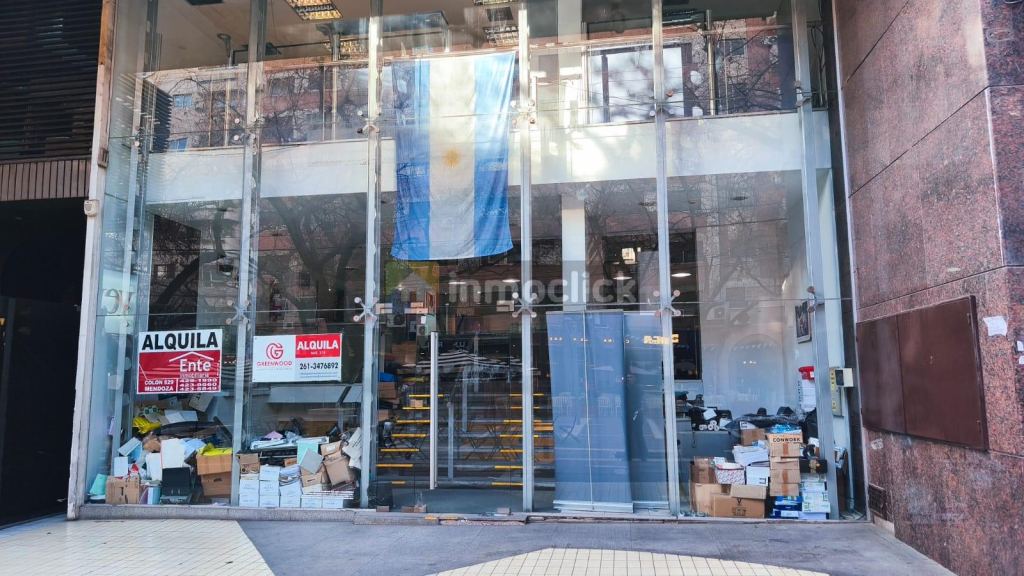 Local Comercial en PEATONAL SARMIENTO 74