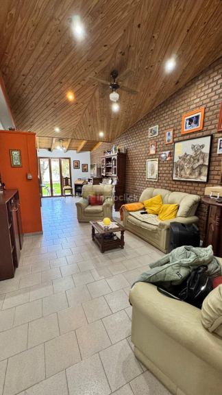 Casa en av centenario 