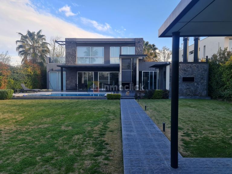 Casa en Alte Brown 1151