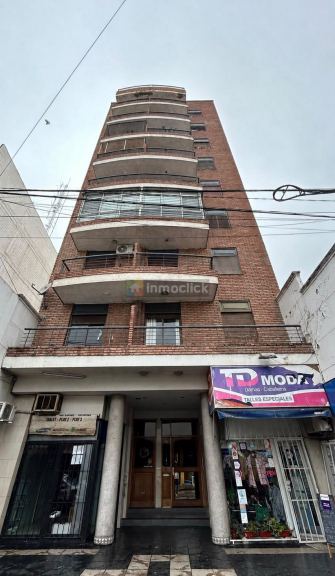 Departamento en HIPOLITO YRIGOYEN 771 