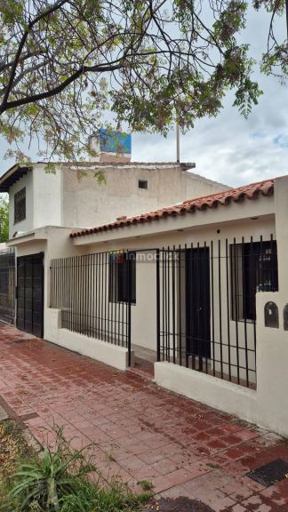Casa en Martinez de Rosas 3231