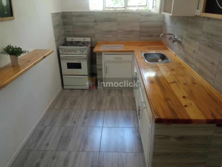 Departamento en Sobre calle Peru entre Vitali y Suarez 