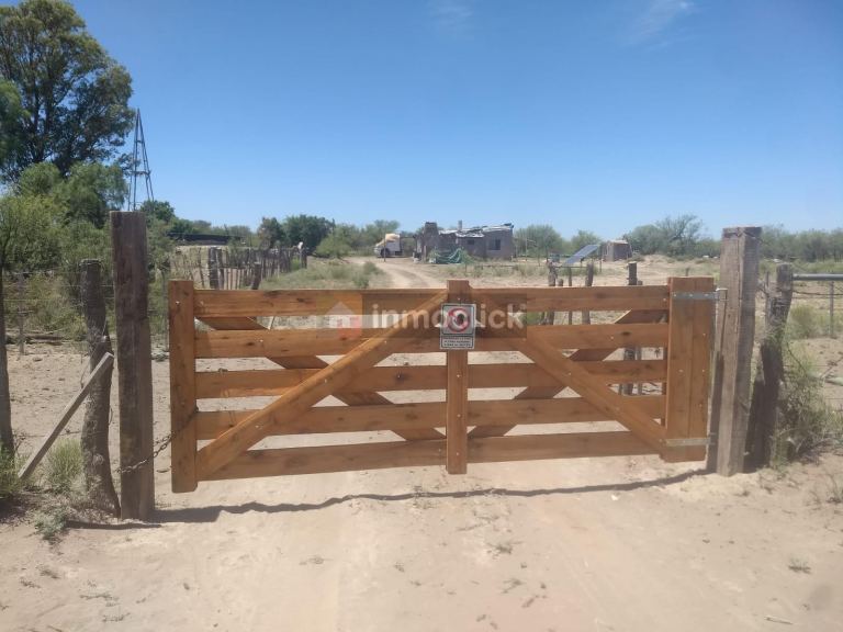 Campo en Ubicado sobre el camino Ganadero a 70 km de la ciudad