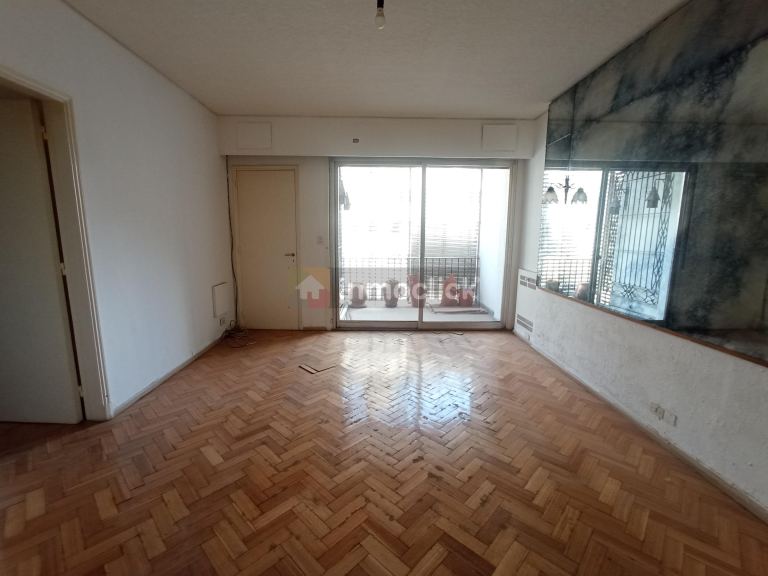 Departamento en Sobre calle 9 Julio entre Espejo y Gutierrez