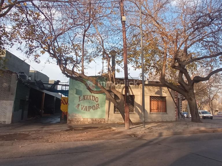 Lote en Sobre calle Paraná esquina Beltrán