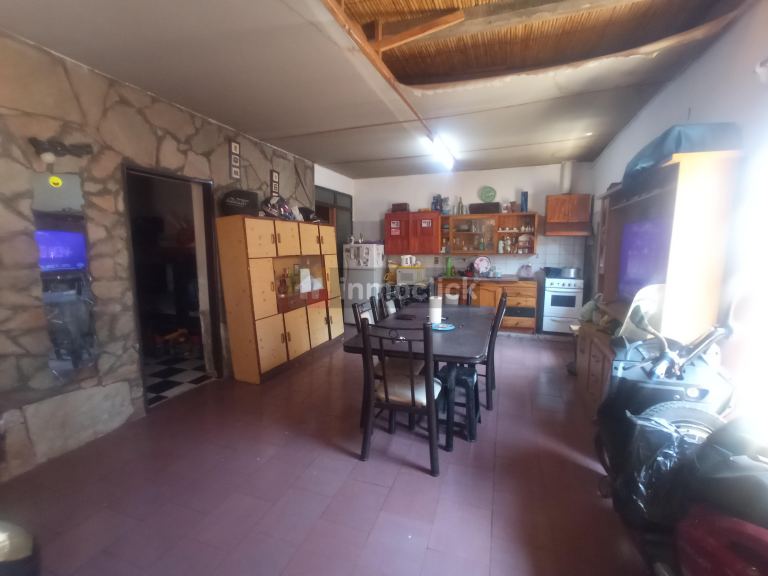 Casa en Sobre calle 25 de Mayo entre Lescano Fa y  C. Abel Zapata