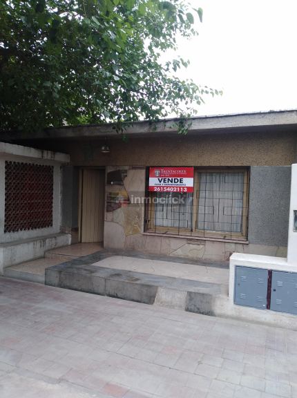 Casa en Adolfo calle (metros Estrada) Dorrego