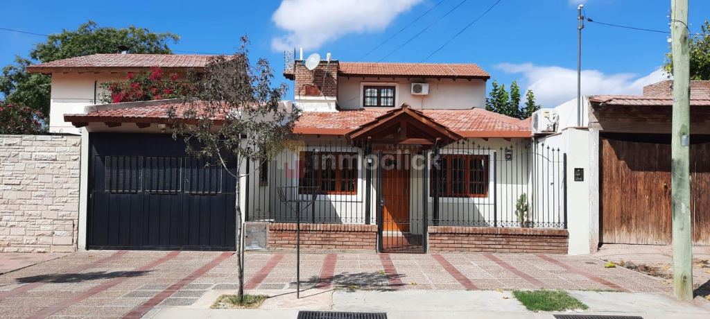 Casa en calle las Violetas (San Francisco del Monte)