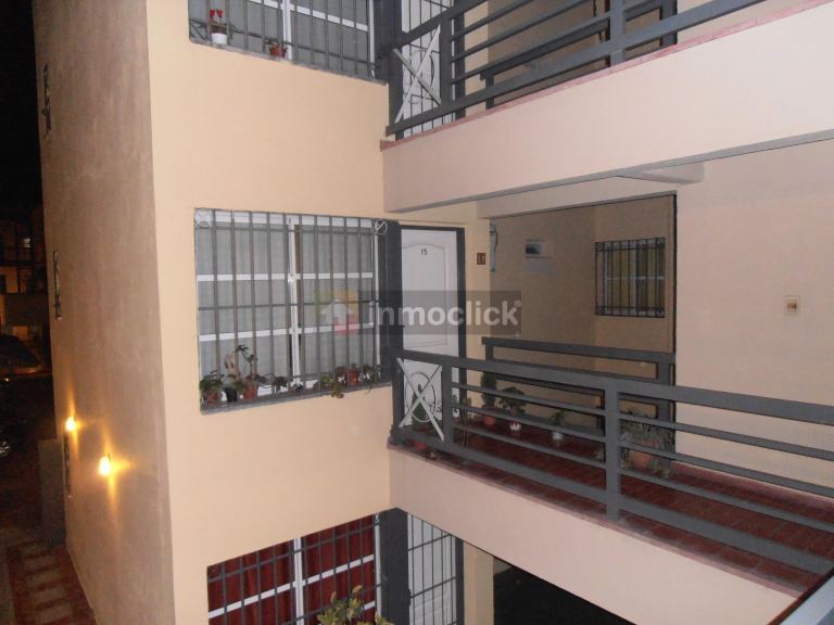Departamento en Sobre calle Santa Fe (metros calle San Martín)