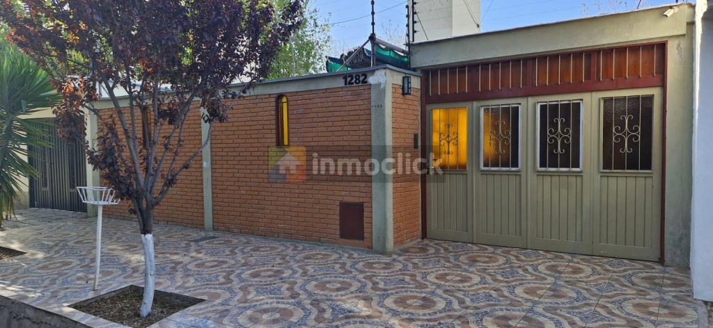 Casa en LOS AZHARES 1282