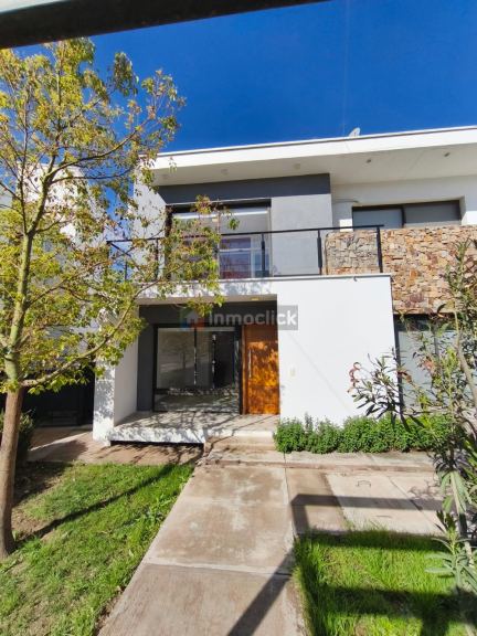 Casa en San Martin 2551 Lujan de Cuyo